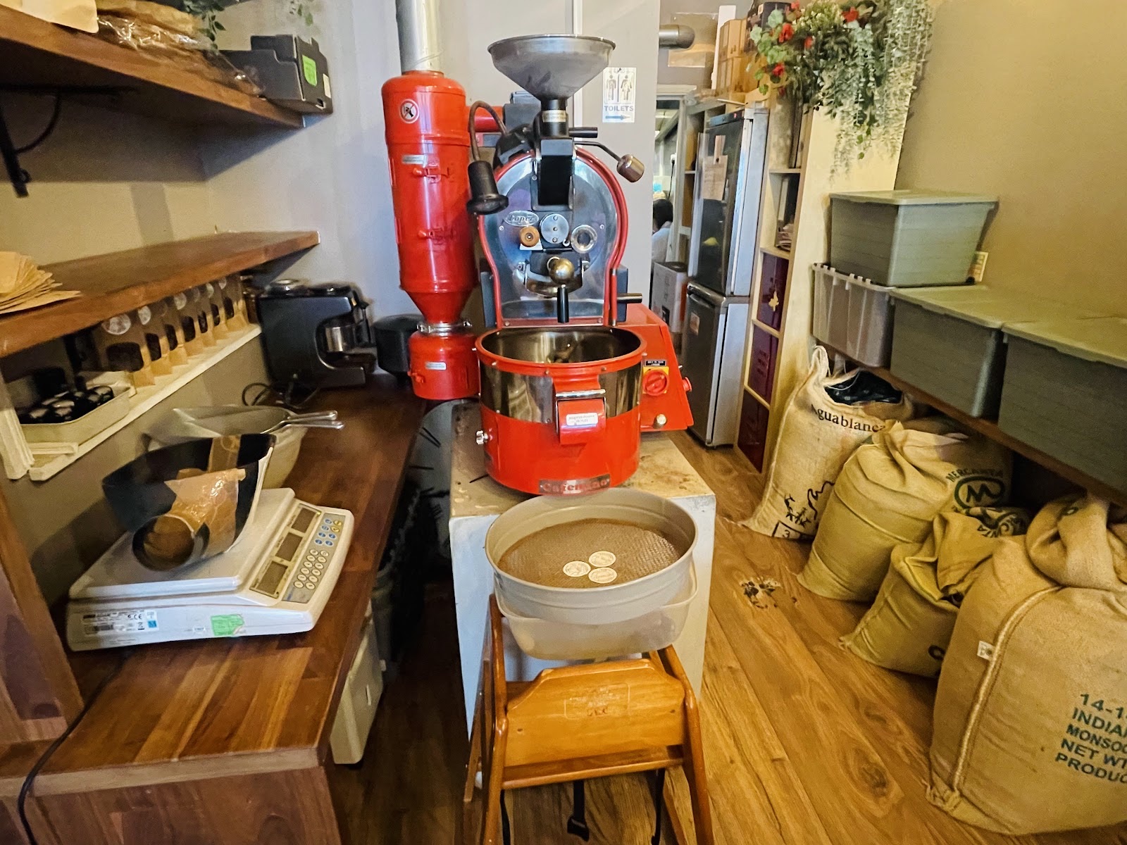 Armoni Coffee, Crouch End Blend in Crouch End London